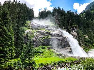 Wasserfall im grünen Tal für TUI in Gerlos